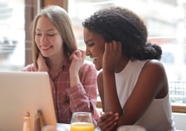 Position yourself as knowledge broker for your clients: 2 solid methods